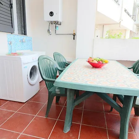 Carlottas House In *